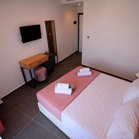 Blue Eye Hotel Ksamil Bagian luar foto