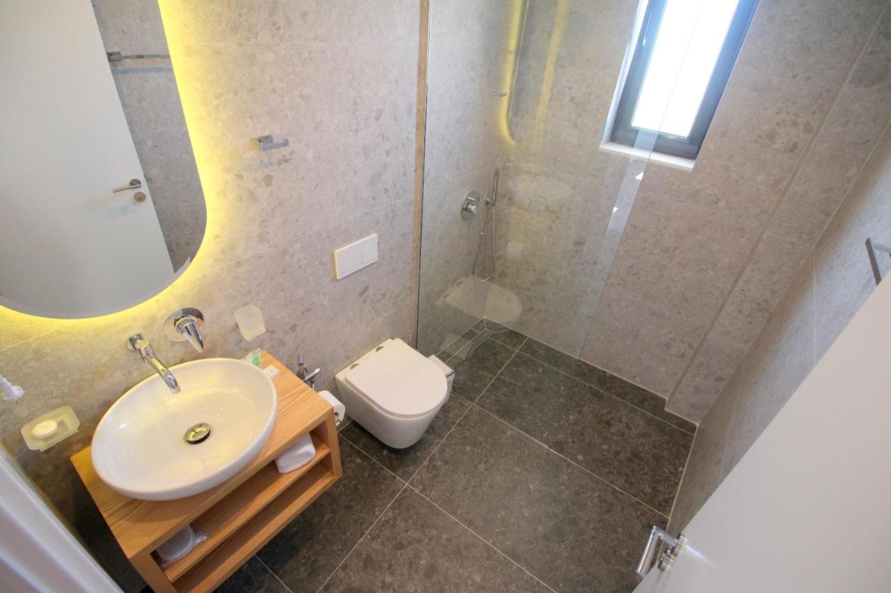 Blue Eye Hotel Ksamil Bagian luar foto